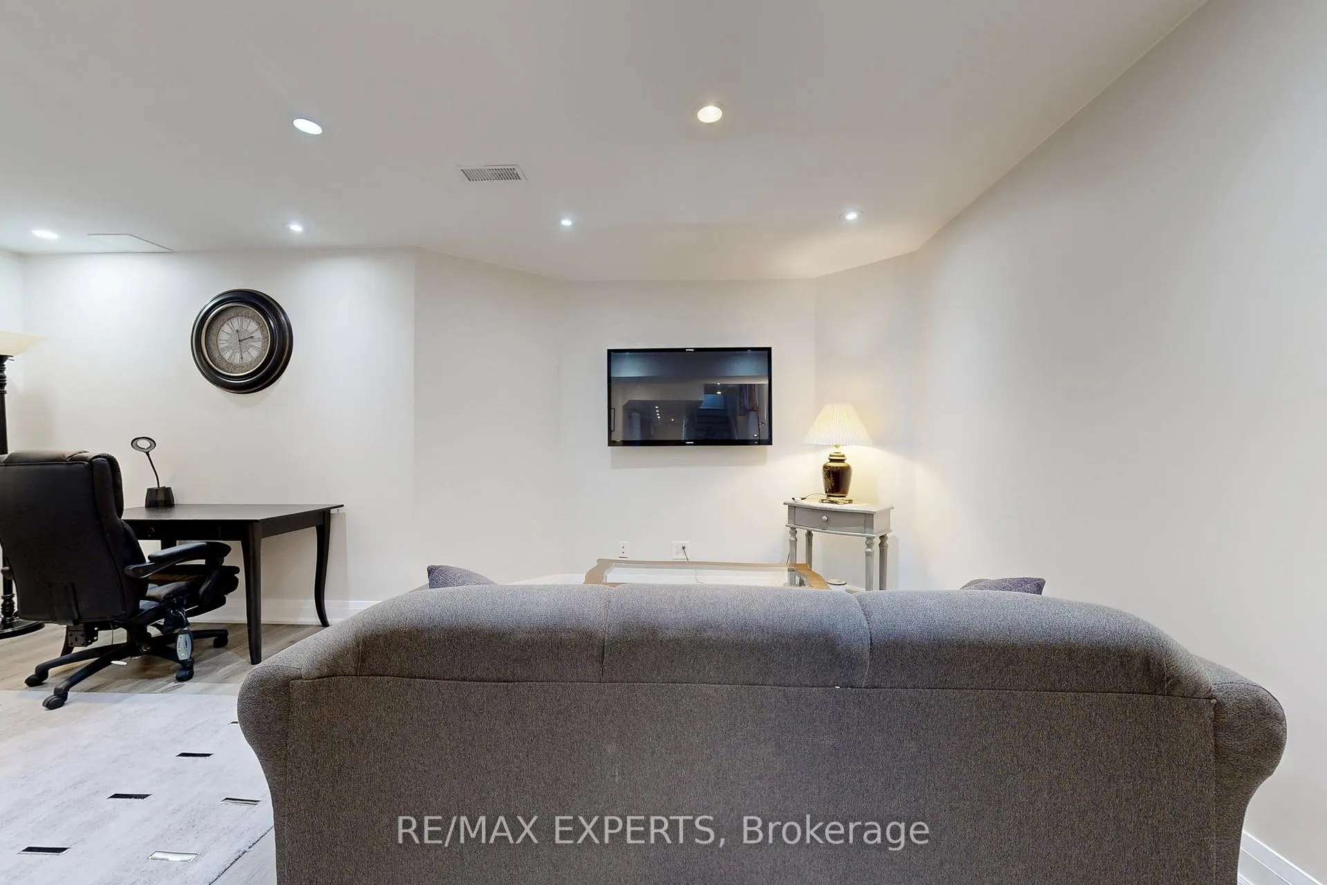 Photo 8 of 7 Twin Hills Crescent, Vaughan, Vellore Village — HOMEH