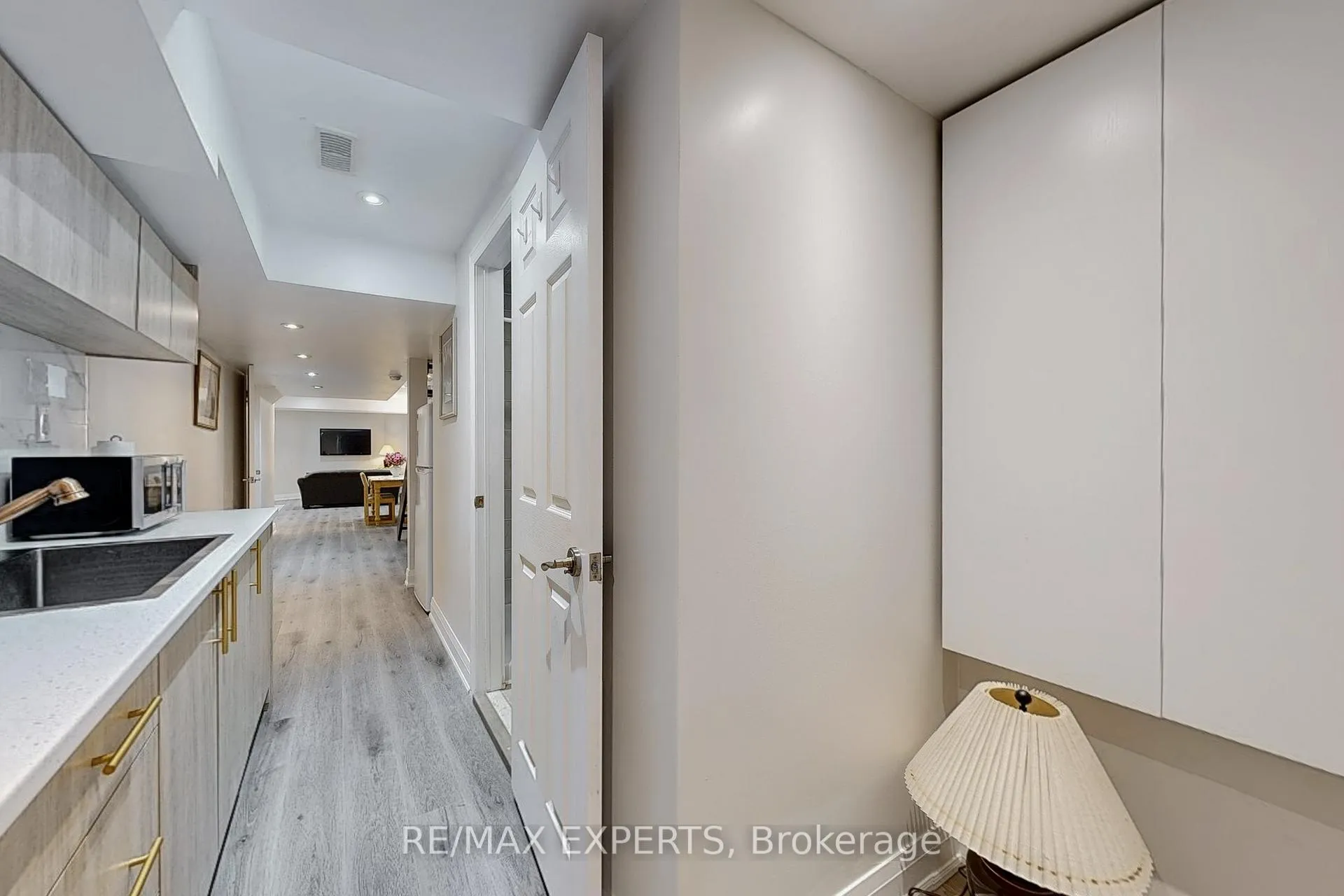 Photo 10 of 7 Twin Hills Crescent, Vaughan, Vellore Village — HOMEH