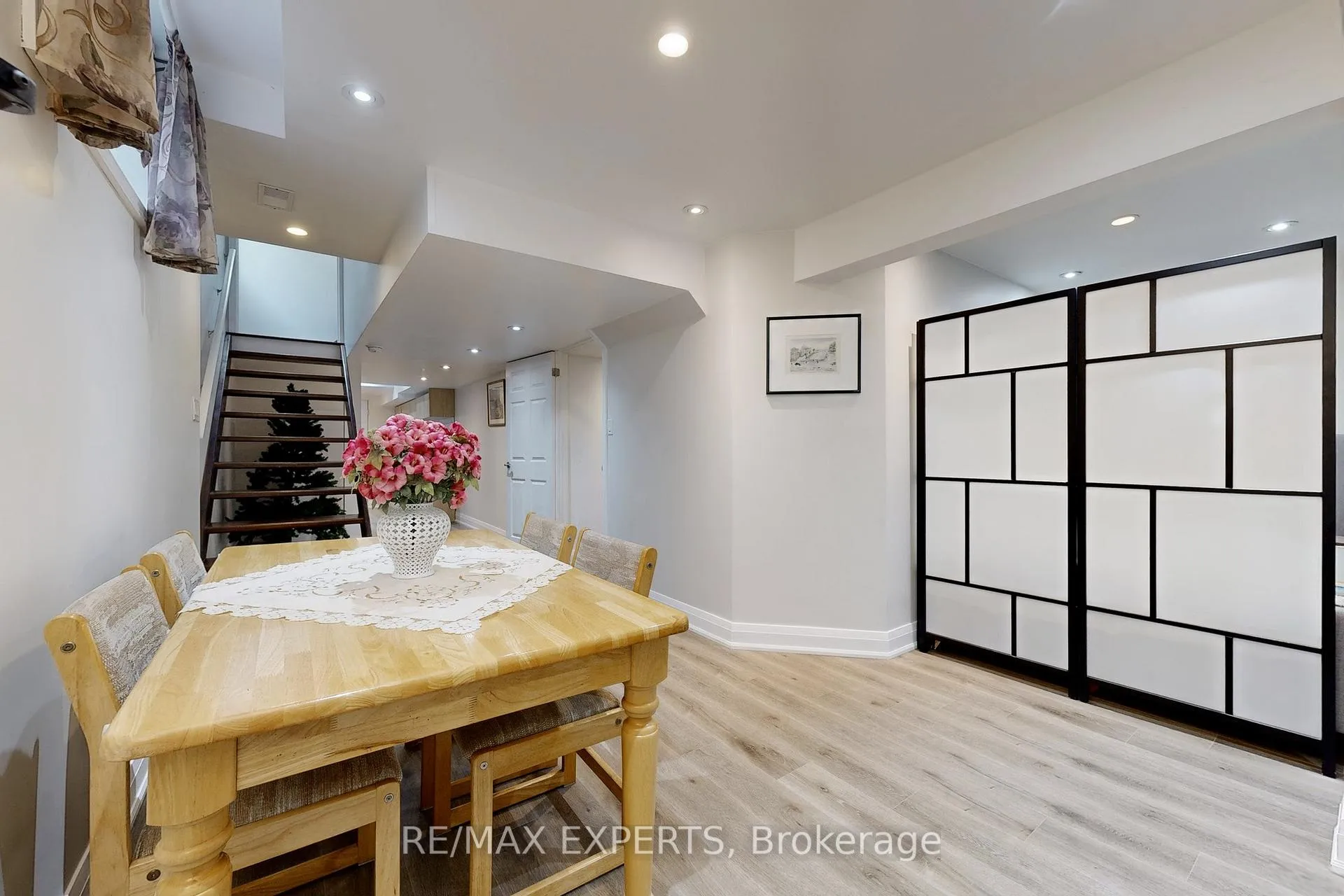 Photo 15 of 7 Twin Hills Crescent, Vaughan, Vellore Village — HOMEH
