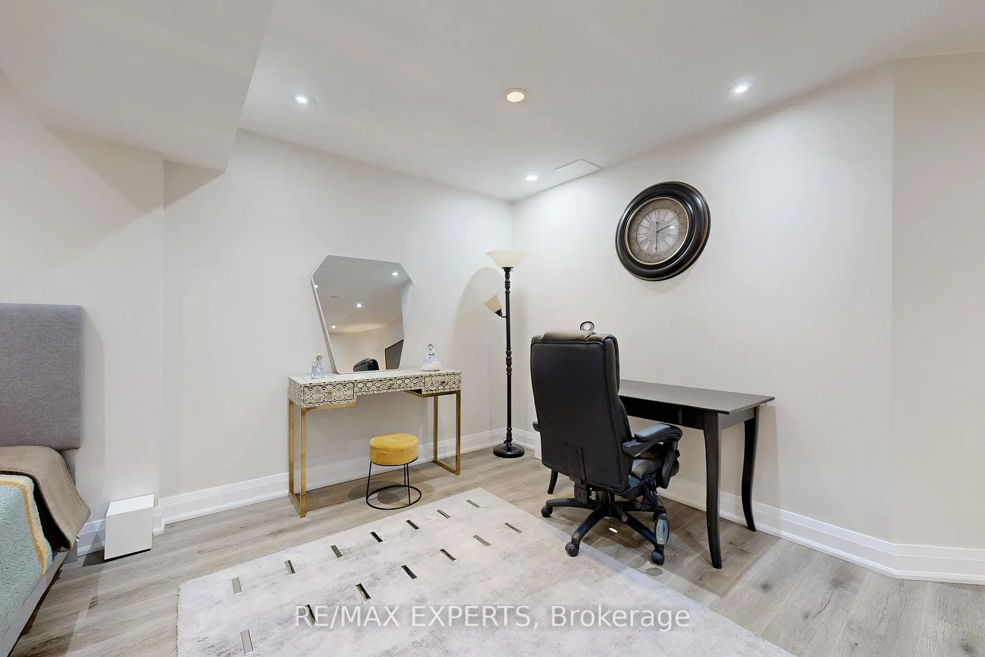 Photo 18 of 7 Twin Hills Crescent, Vaughan, Vellore Village — HOMEH