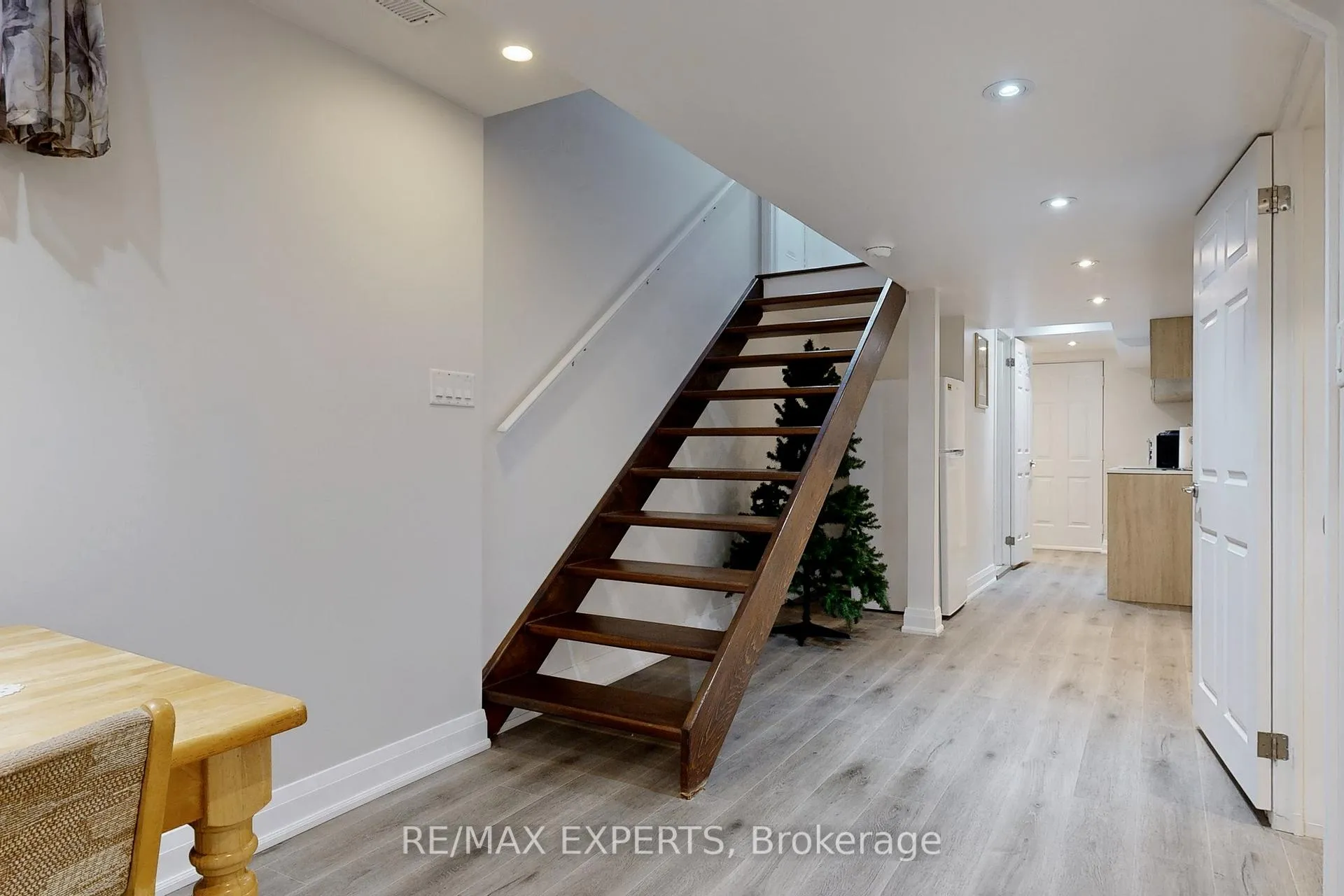 Photo 25 of 7 Twin Hills Crescent, Vaughan, Vellore Village — HOMEH