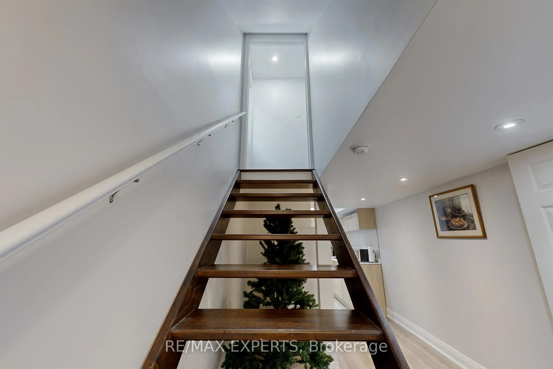 Photo 26 of 7 Twin Hills Crescent, Vaughan, Vellore Village — HOMEH