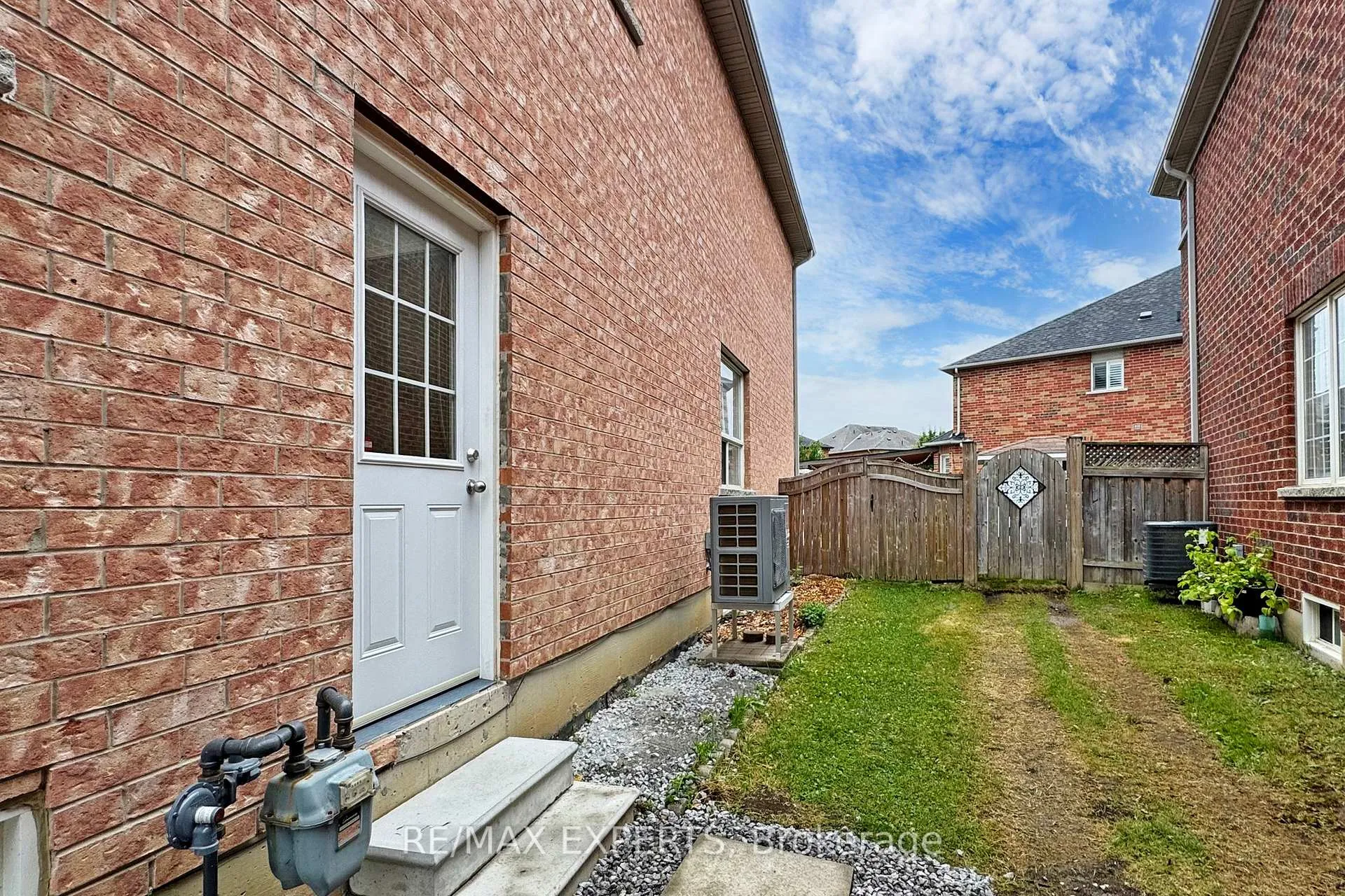 Photo 28 of 7 Twin Hills Crescent, Vaughan, Vellore Village — HOMEH