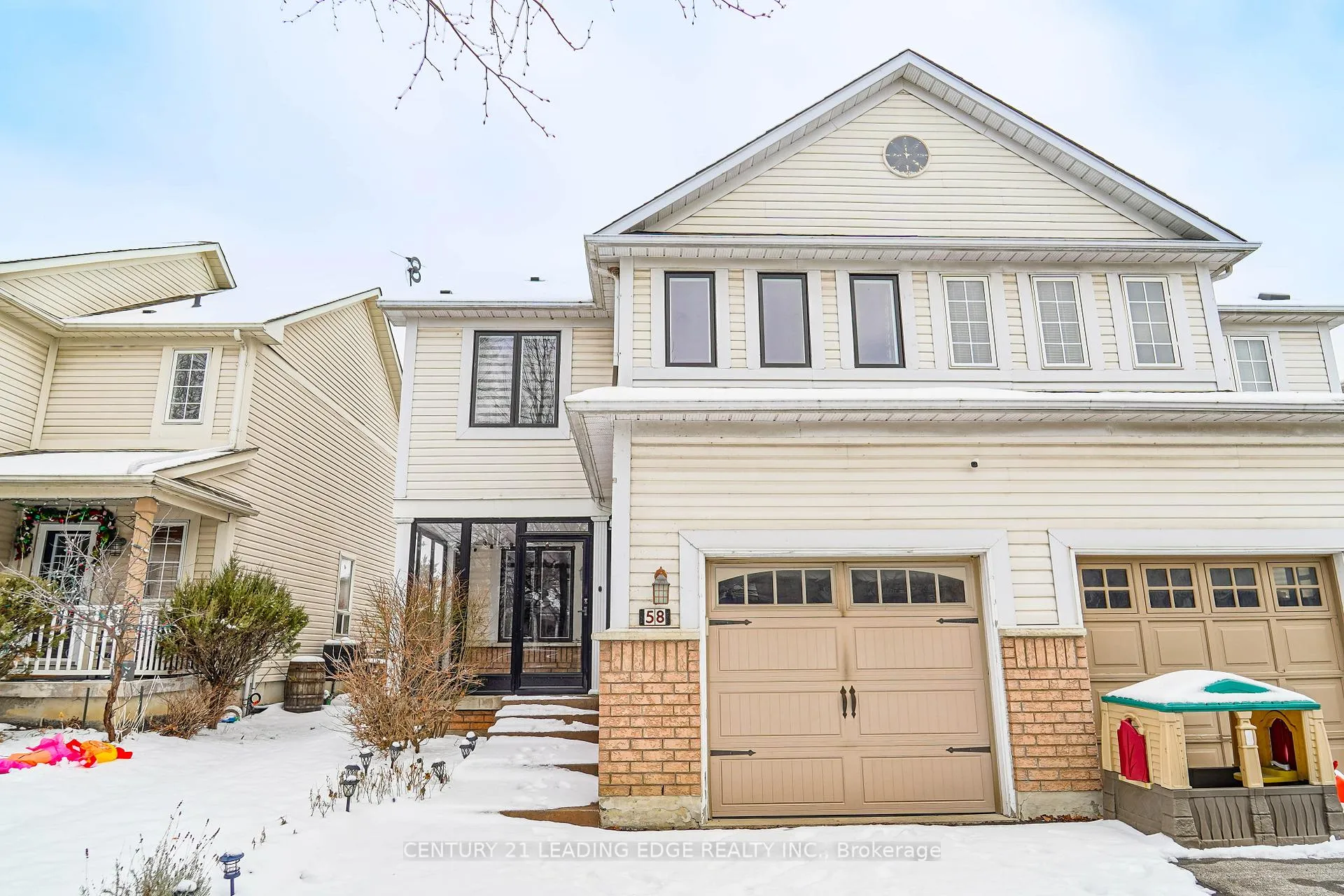Front of 58 Regatta Crescent