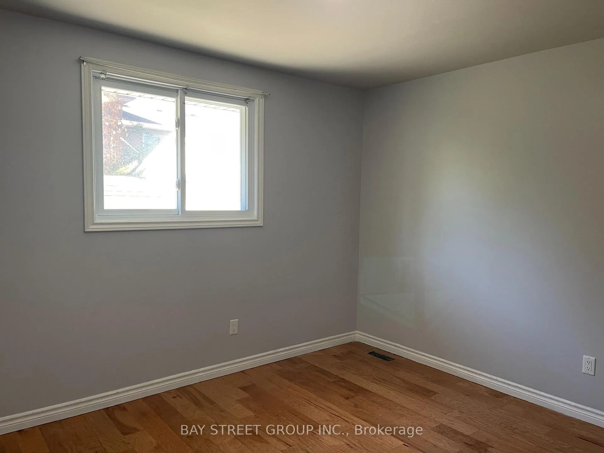 Photo 6 of 172 Darlington Drive, Hamilton, Gilbert — HOMEH