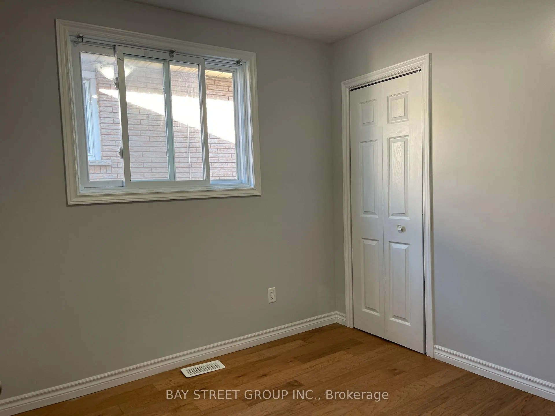Photo 8 of 172 Darlington Drive, Hamilton, Gilbert — HOMEH