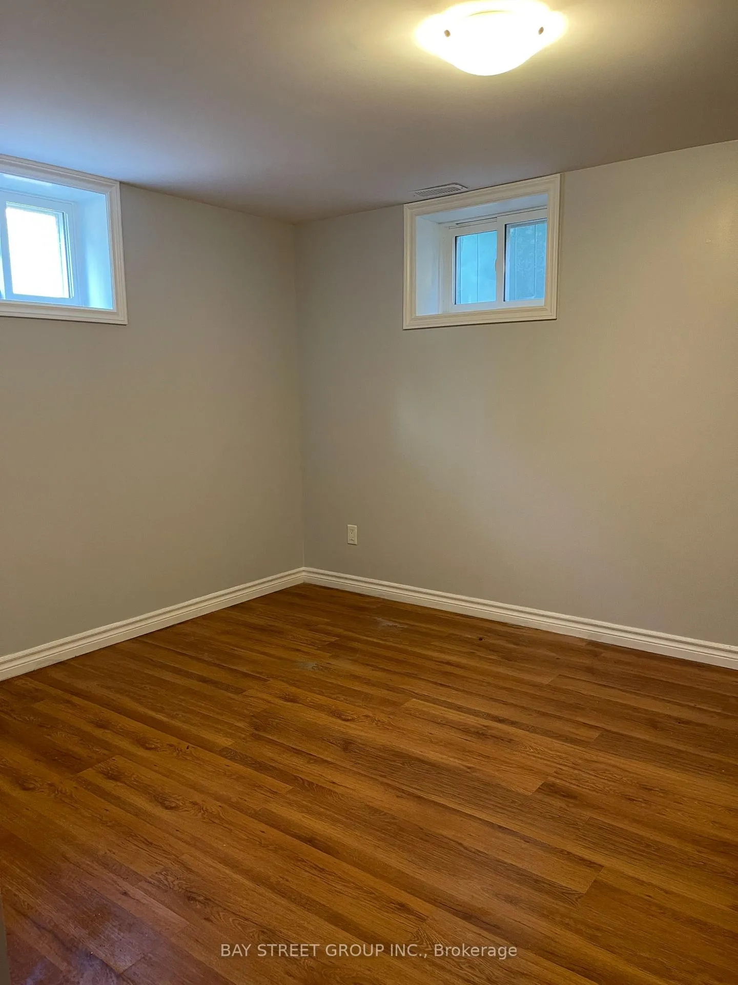 Photo 9 of 172 Darlington Drive, Hamilton, Gilbert — HOMEH