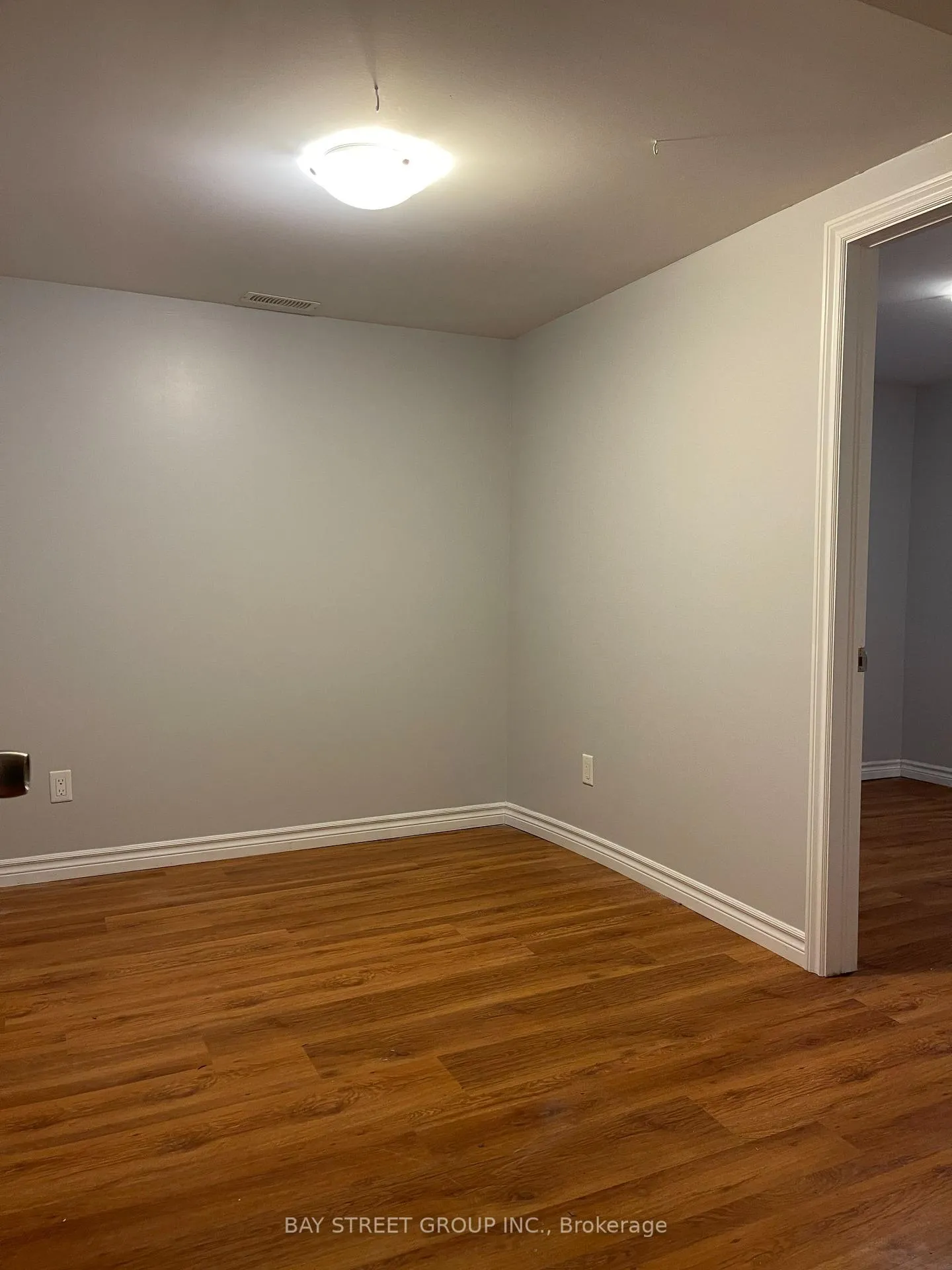 Photo 11 of 172 Darlington Drive, Hamilton, Gilbert — HOMEH
