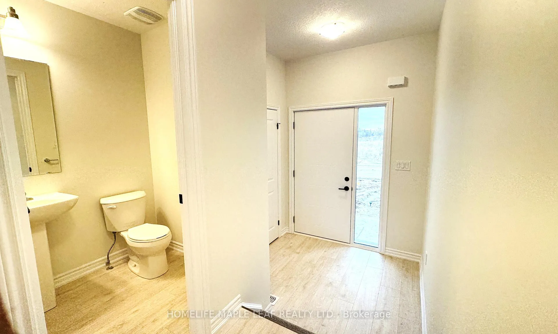 Photo 5 of 375 Benninger Drive, Kitchener — HOMEH