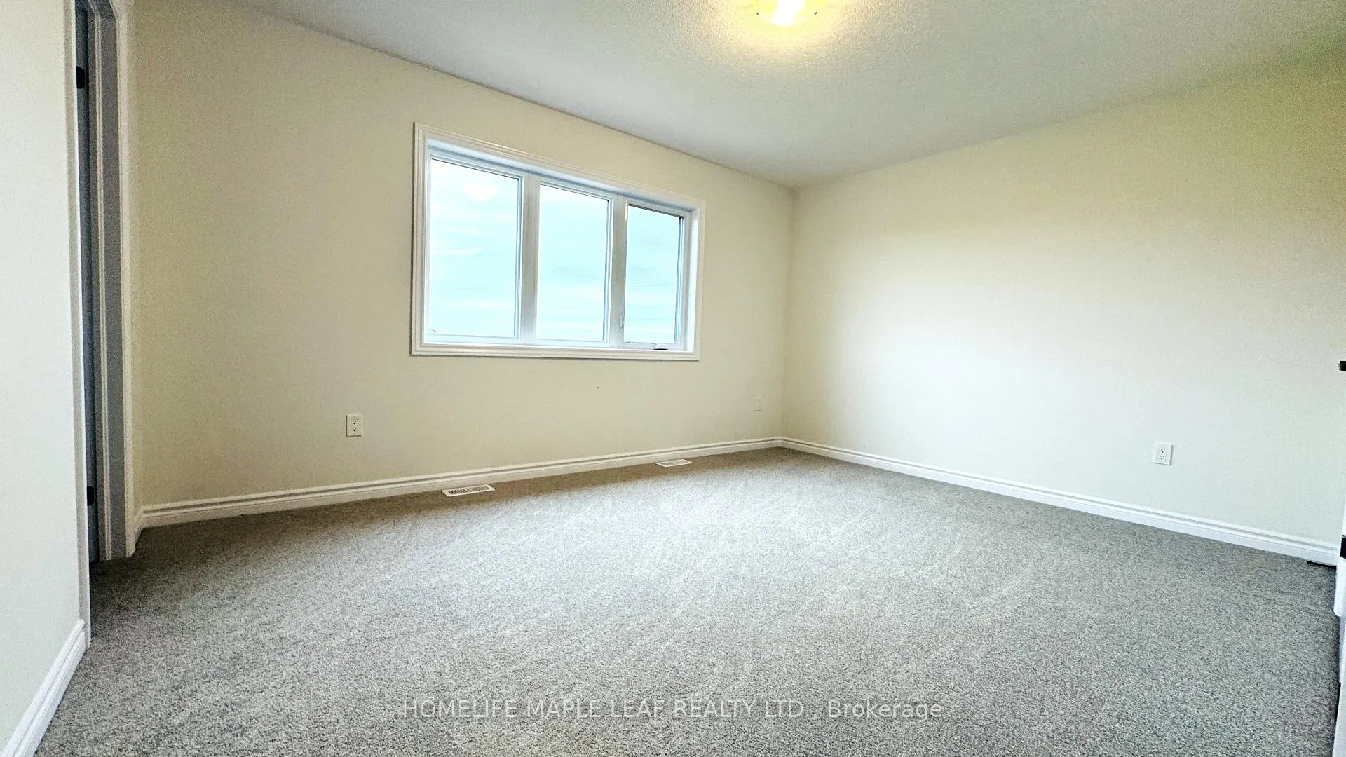 Photo 6 of 375 Benninger Drive, Kitchener — HOMEH