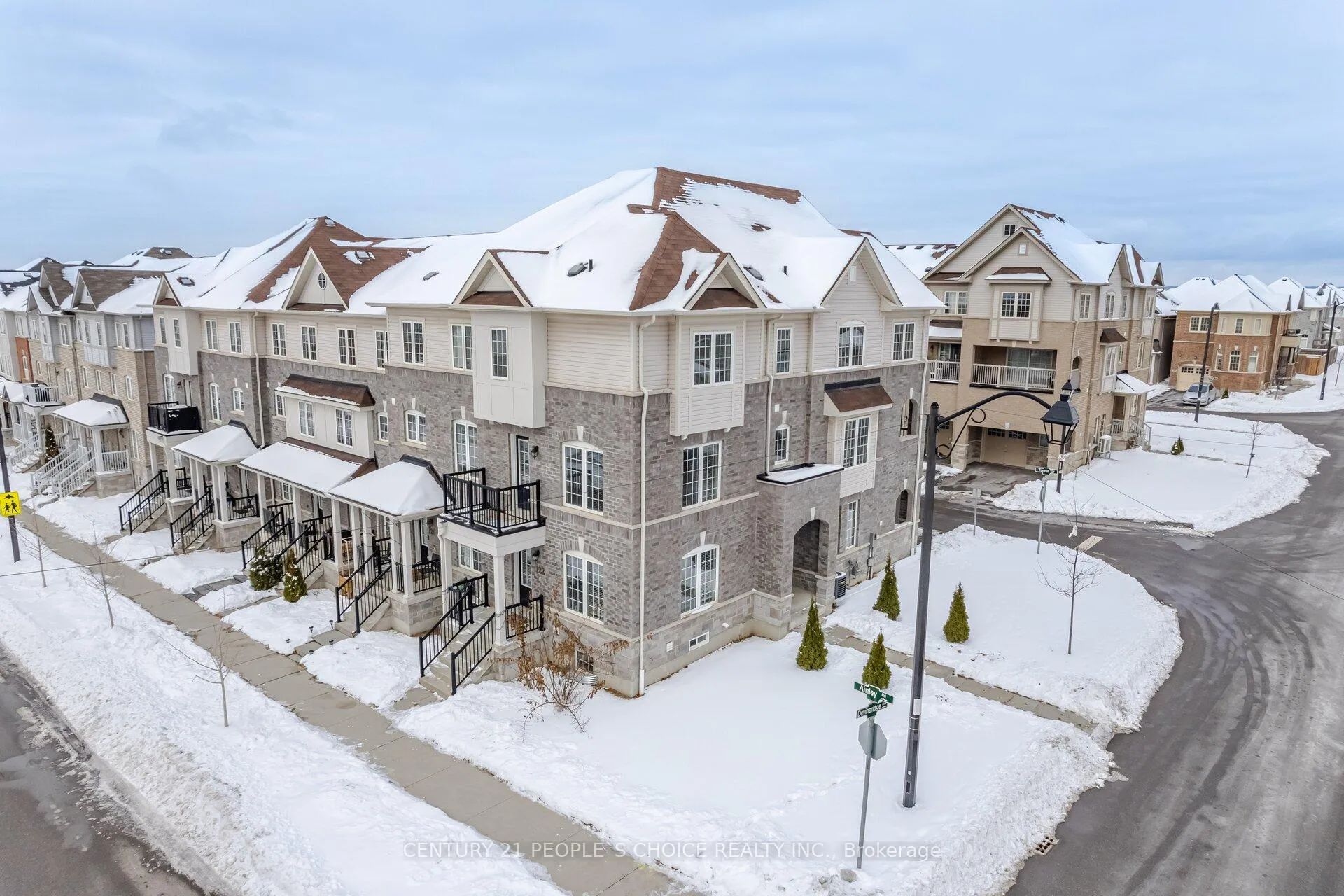 Photo 9 of 122 Ainley Road, Ajax, Central East — HOMEH