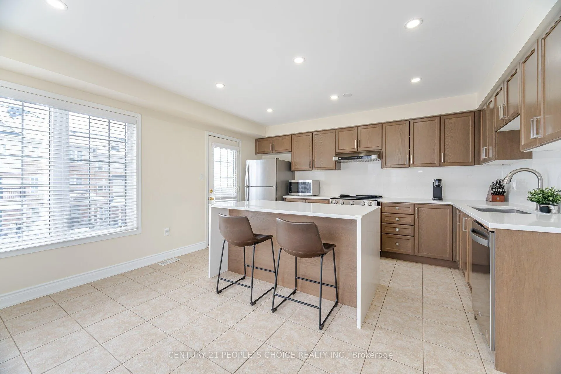Photo 25 of 122 Ainley Road, Ajax, Central East — HOMEH