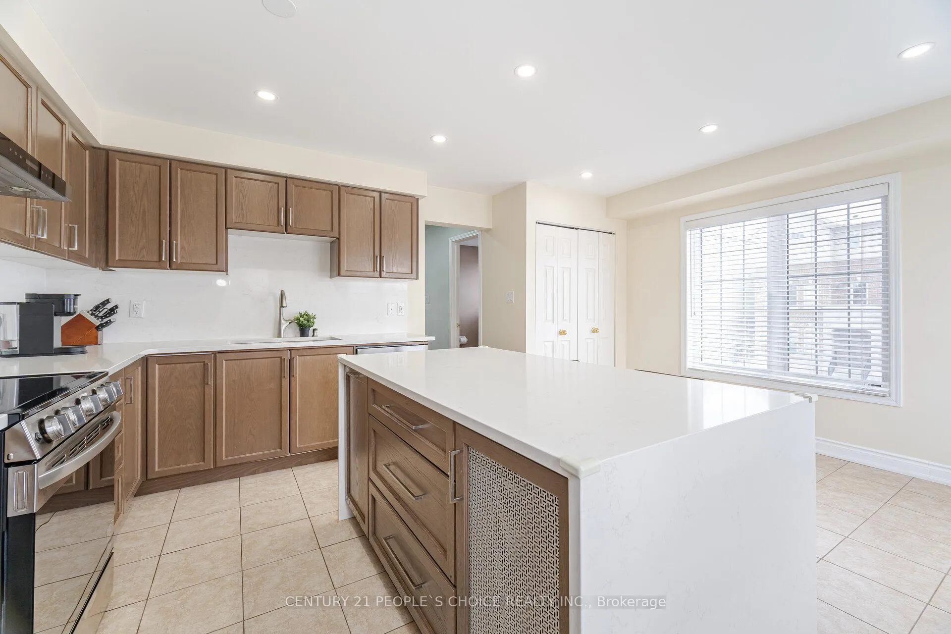 Photo 27 of 122 Ainley Road, Ajax, Central East — HOMEH