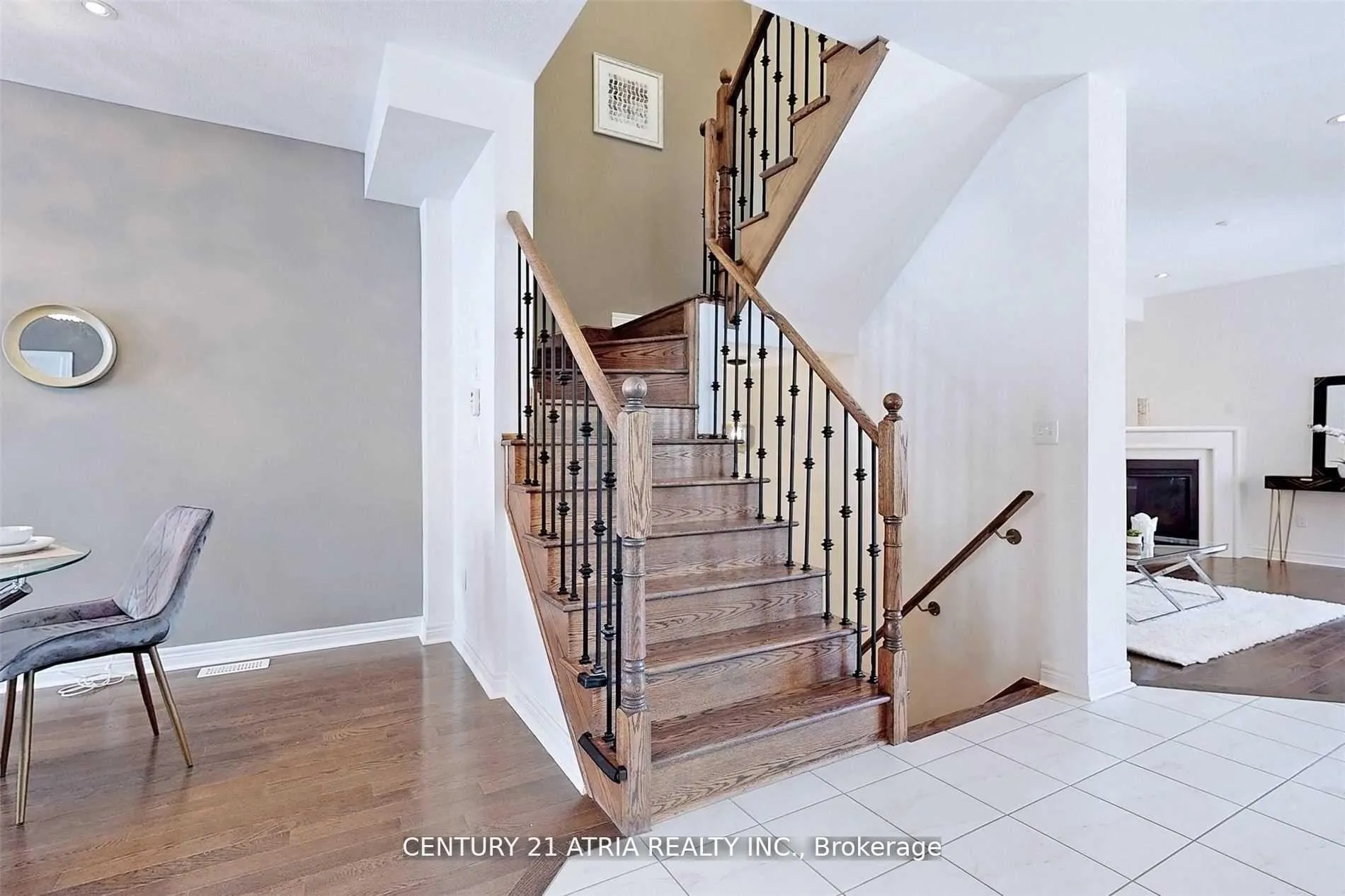 Photo 2 of 102 Pearl Lake Road, Markham, Cornell — HOMEH