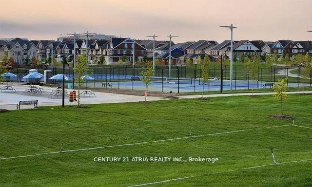 Photo 16 of 102 Pearl Lake Road, Markham, Cornell — HOMEH