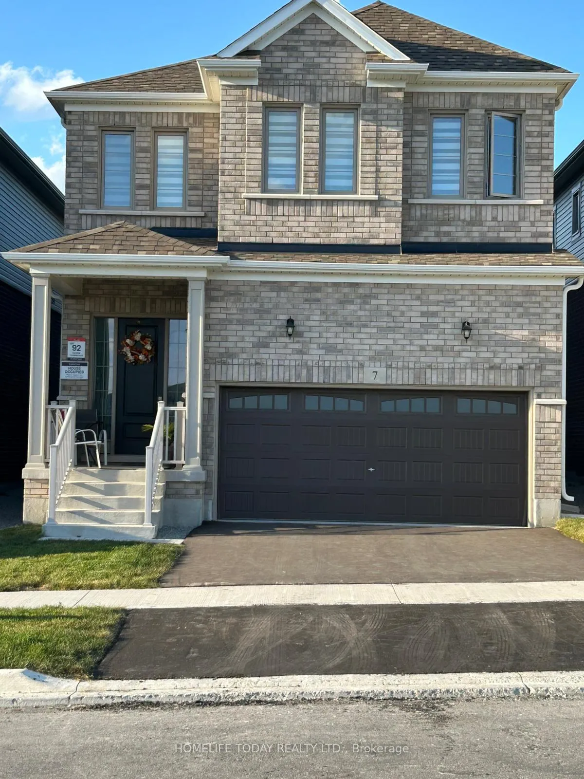 Photo 2 of 7 Phoenix Boulevard, Barrie, Painswick South — HOMEH