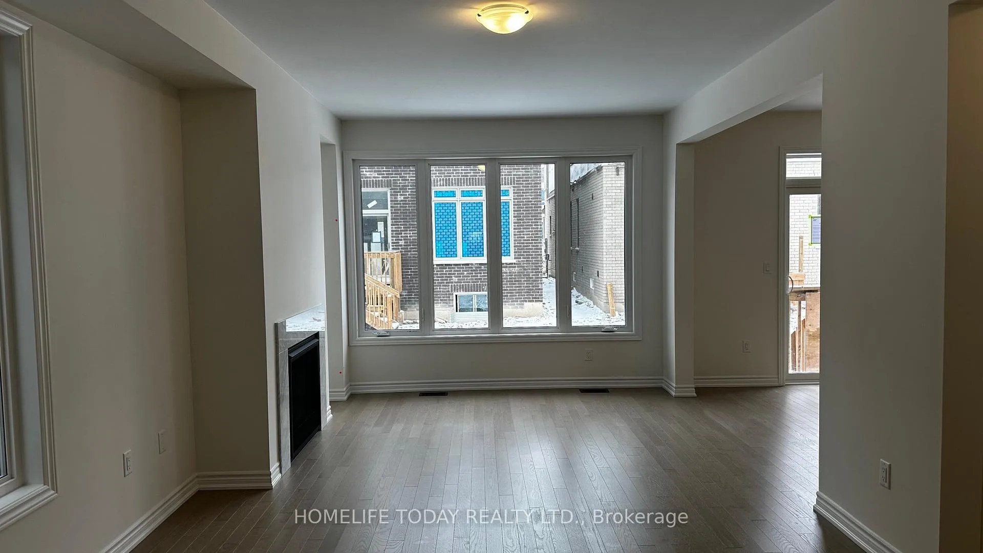 Photo 5 of 7 Phoenix Boulevard, Barrie, Painswick South — HOMEH