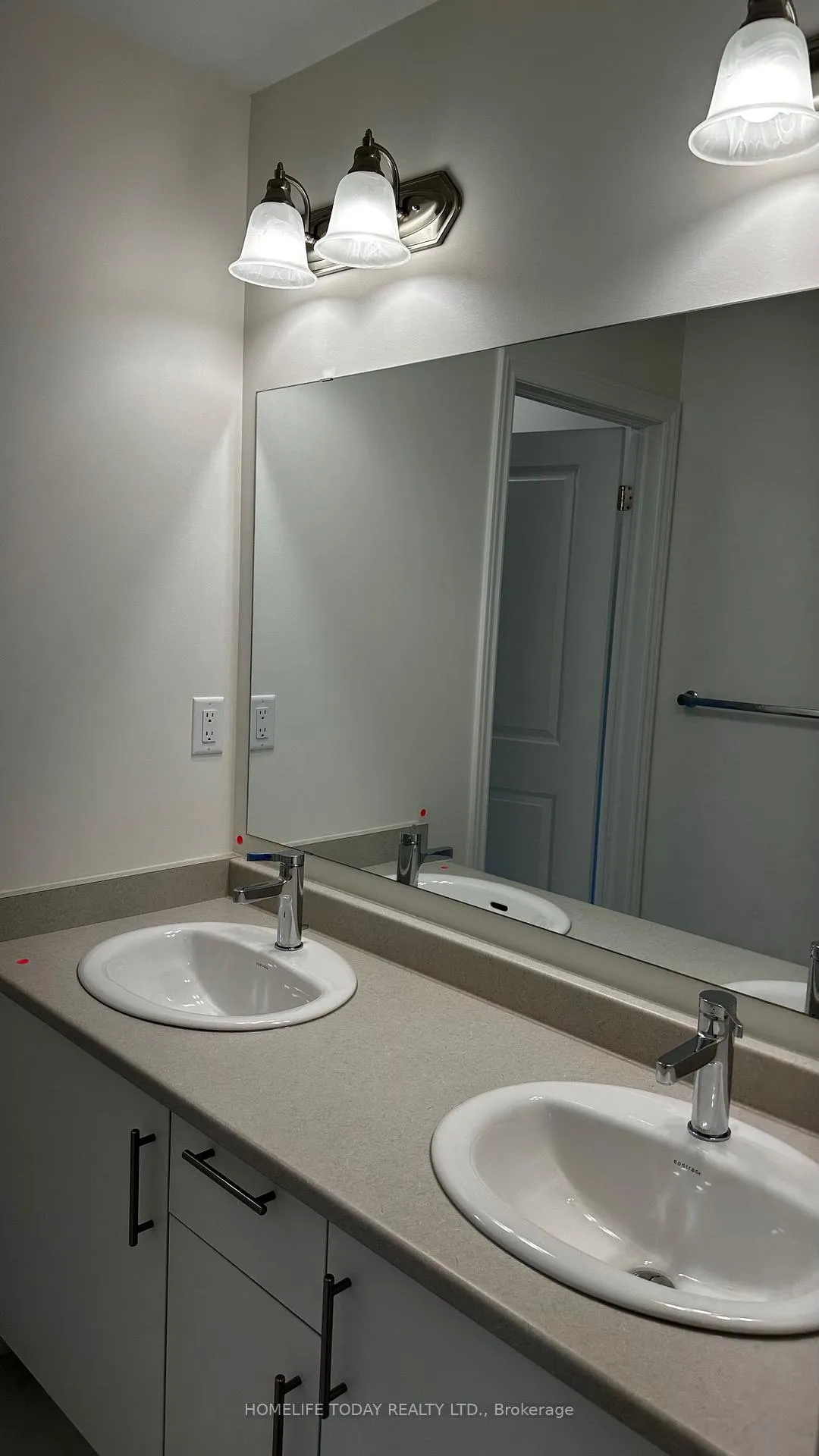Photo 10 of 7 Phoenix Boulevard, Barrie, Painswick South — HOMEH