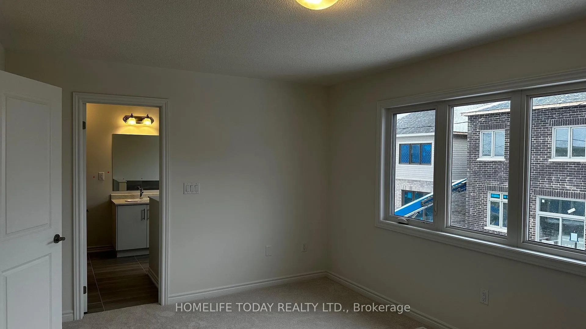 Photo 11 of 7 Phoenix Boulevard, Barrie, Painswick South — HOMEH