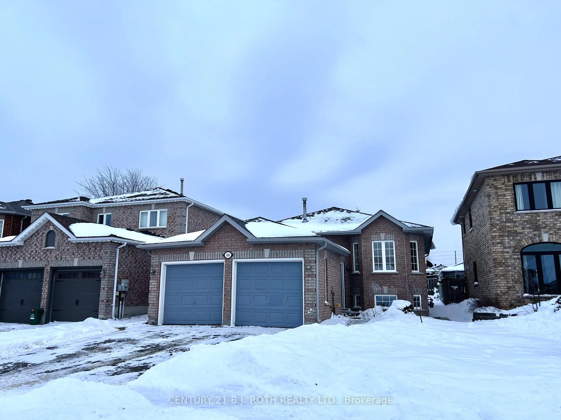Front of Unit Upper, 140 Monique Crescent