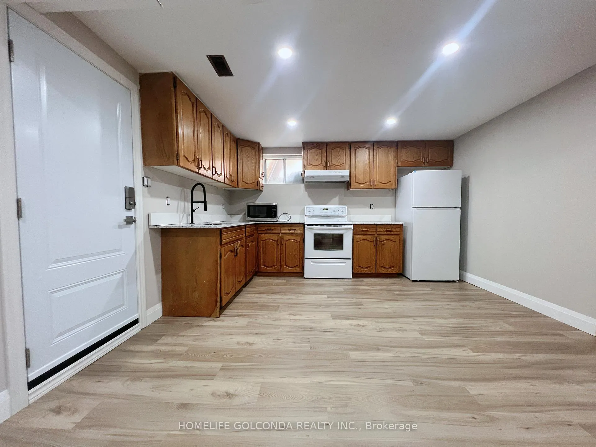 Photo 2 of 17 Dowling Circle, Markham, Milliken Mills East — HOMEH