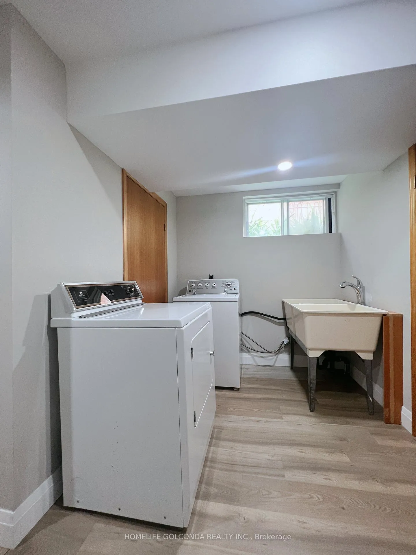 Photo 14 of 17 Dowling Circle, Markham, Milliken Mills East — HOMEH