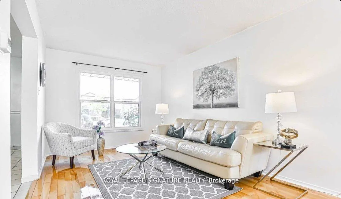 Photo 4 of 144 Reed Drive, Ajax, Central — HOMEH