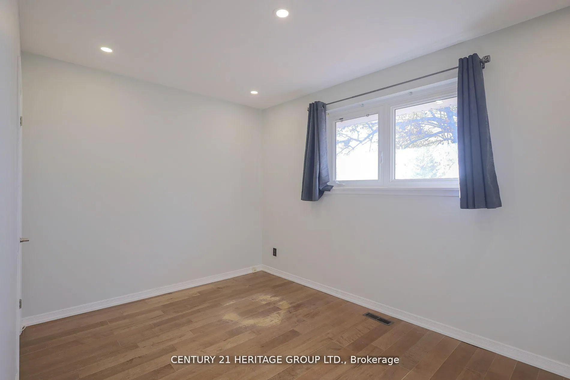 Photo 13 of 12918 Keele Street, King, King City — HOMEH