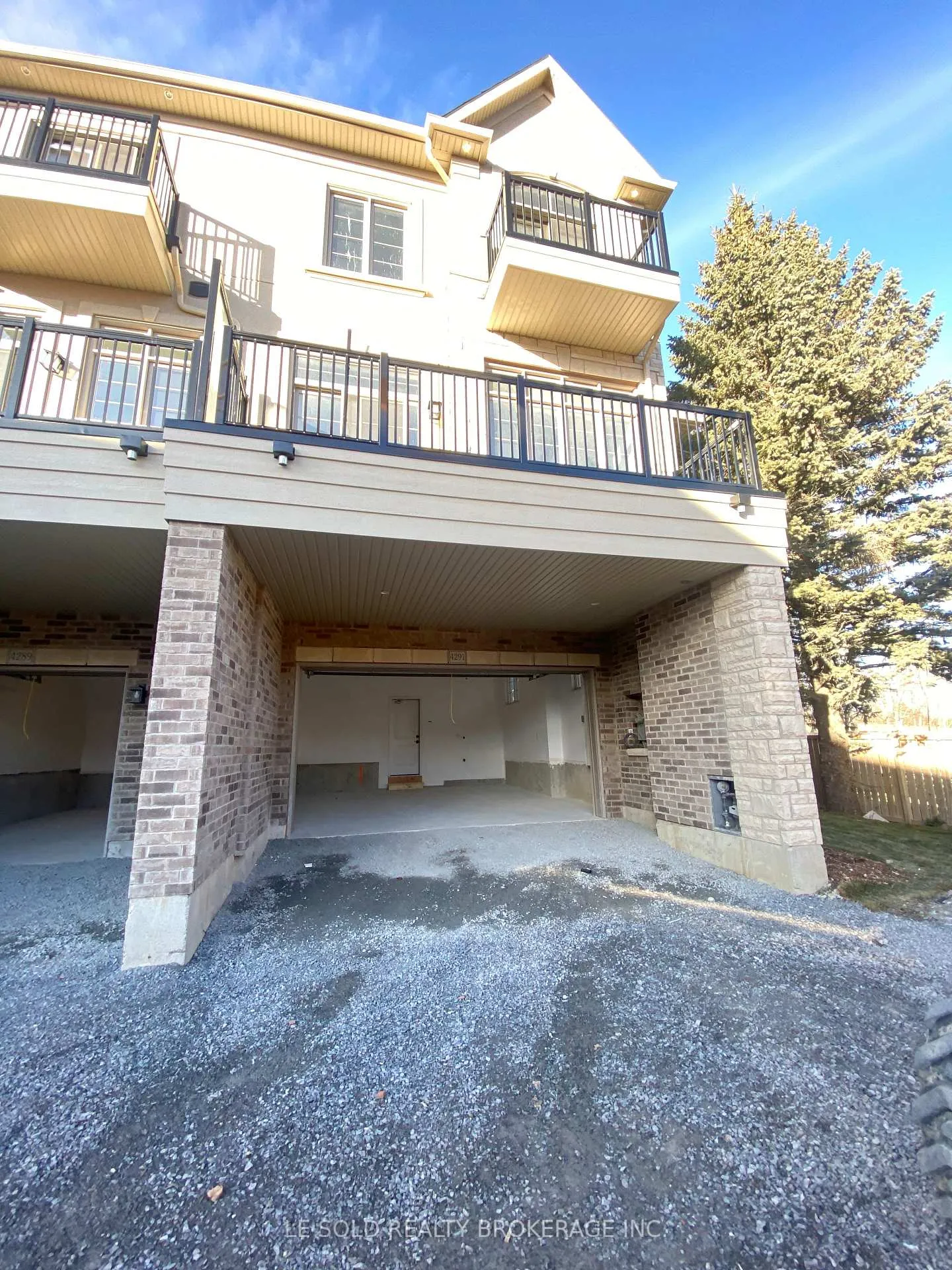 Photo 2 of Unit Upper, 4291 Major Mackenzie Drive E, Markham, Angus Glen — HOMEH