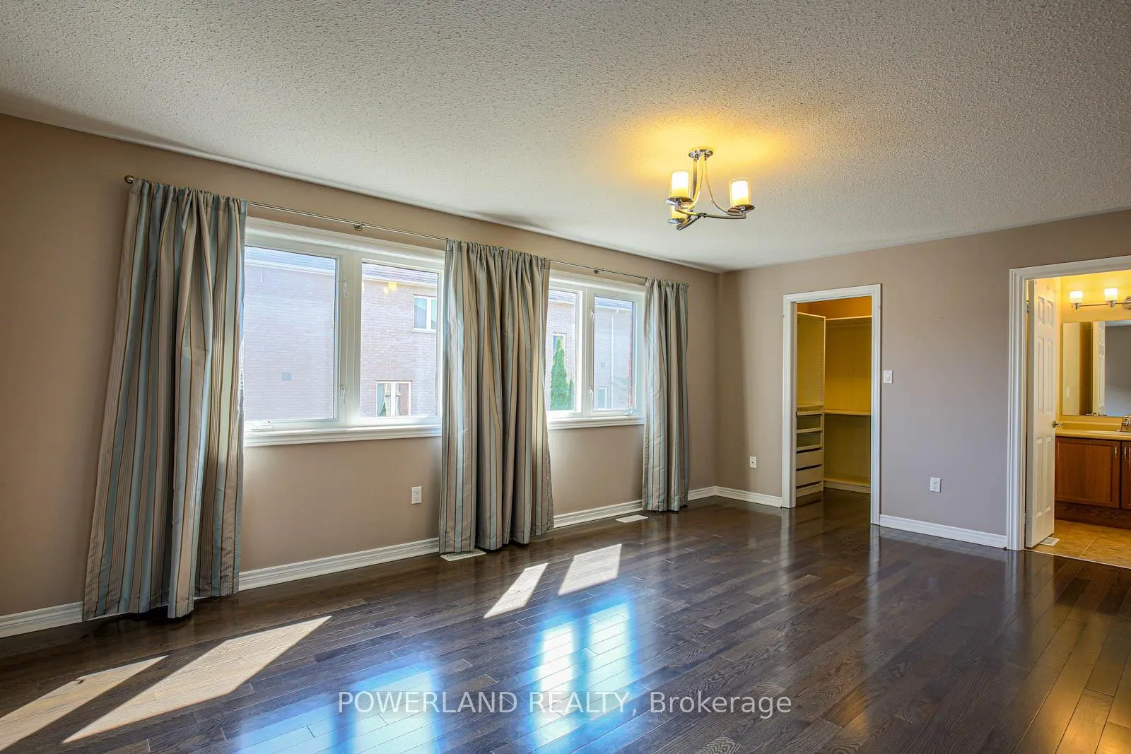 Photo 22 of 87 Schuster Lane, Vaughan, Patterson — HOMEH