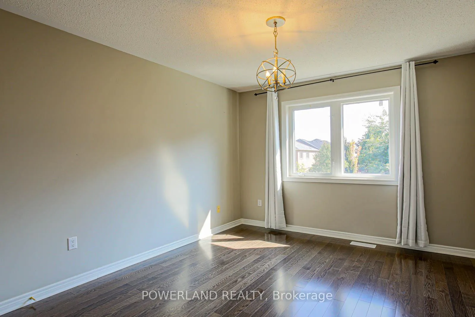 Photo 26 of 87 Schuster Lane, Vaughan, Patterson — HOMEH