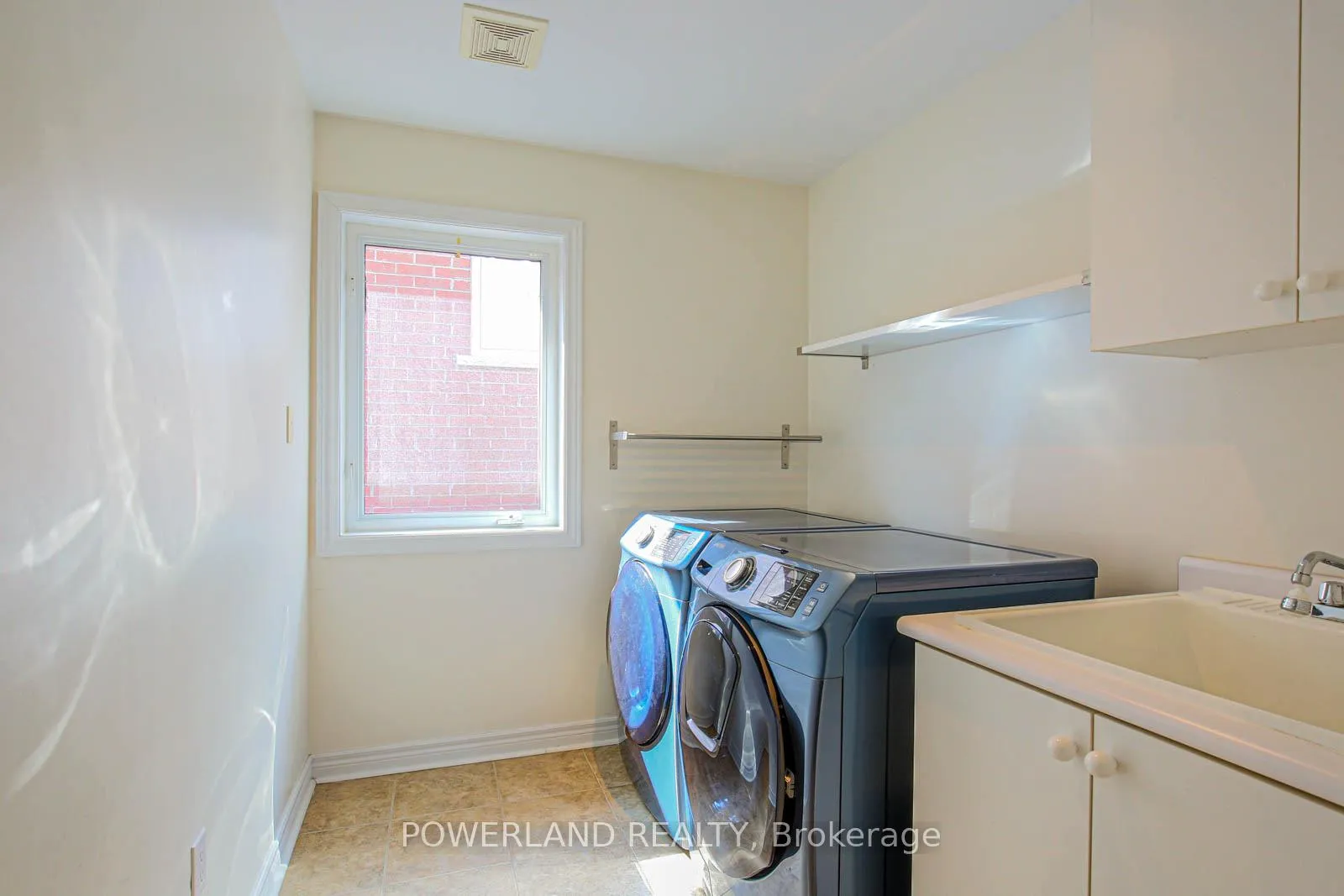 Photo 32 of 87 Schuster Lane, Vaughan, Patterson — HOMEH