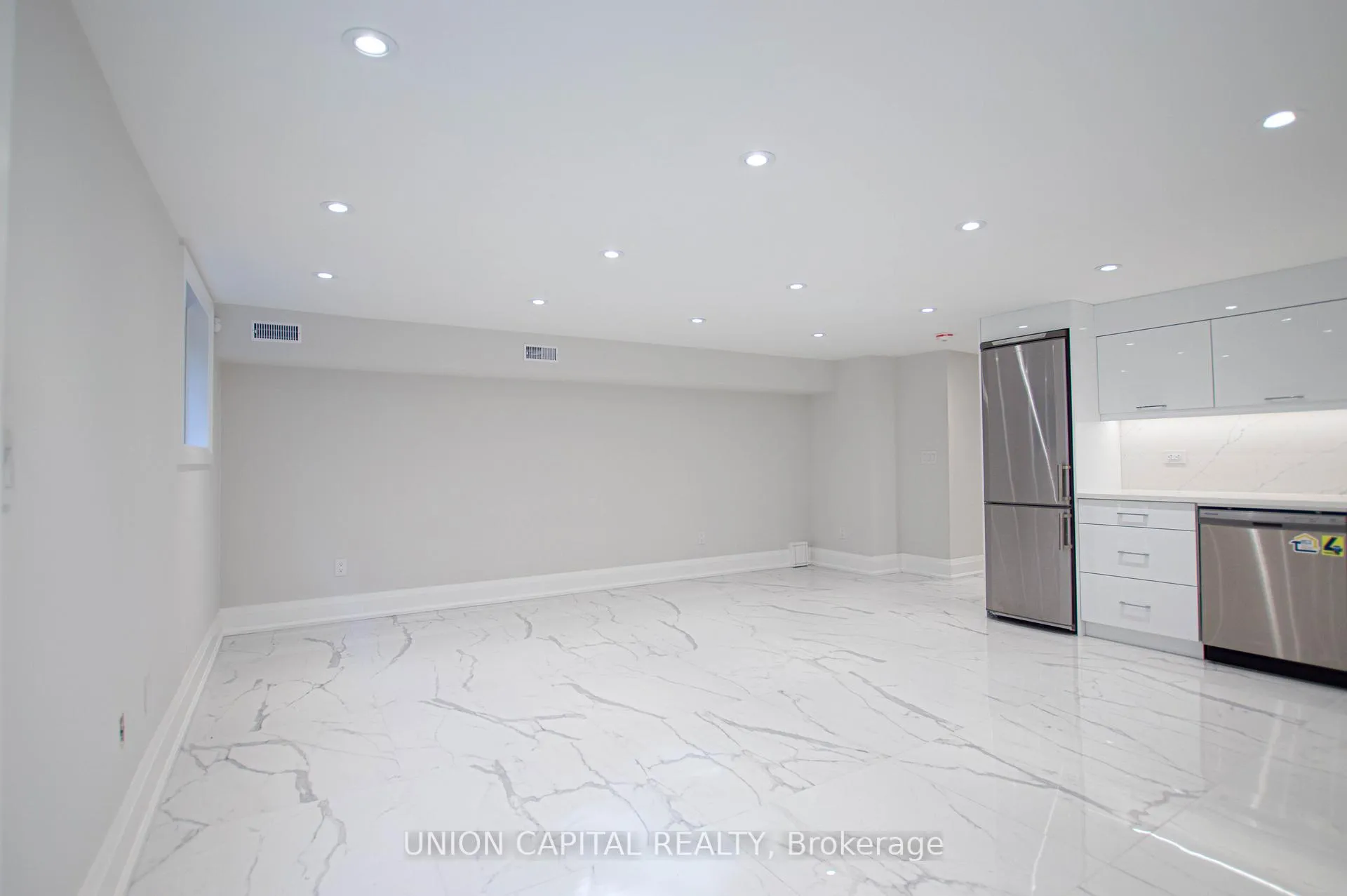 Photo 11 of 108 Kirk Drive, Markham, Royal Orchard — HOMEH