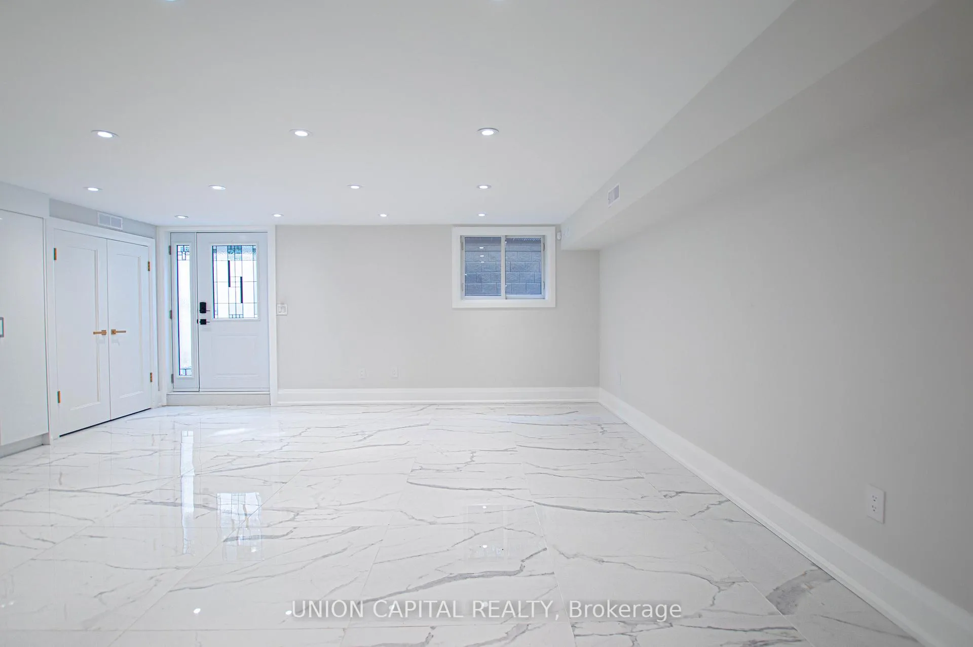 Photo 12 of 108 Kirk Drive, Markham, Royal Orchard — HOMEH