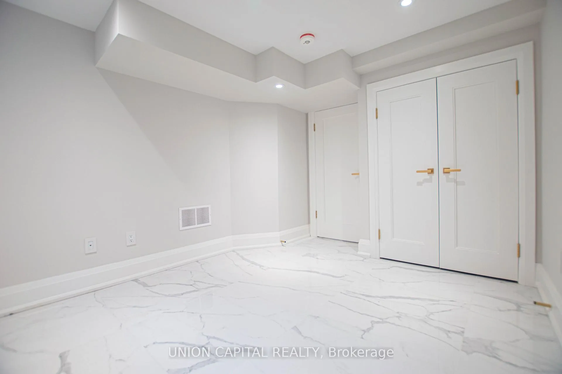 Photo 16 of 108 Kirk Drive, Markham, Royal Orchard — HOMEH