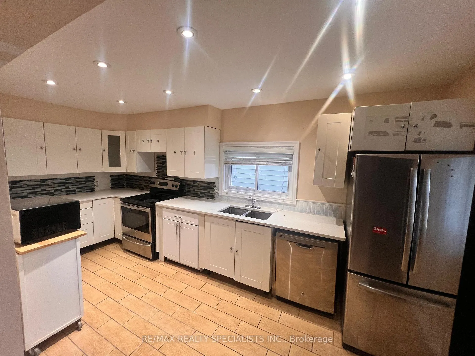 Photo 2 of 1256 California Avenue, Windsor — HOMEH