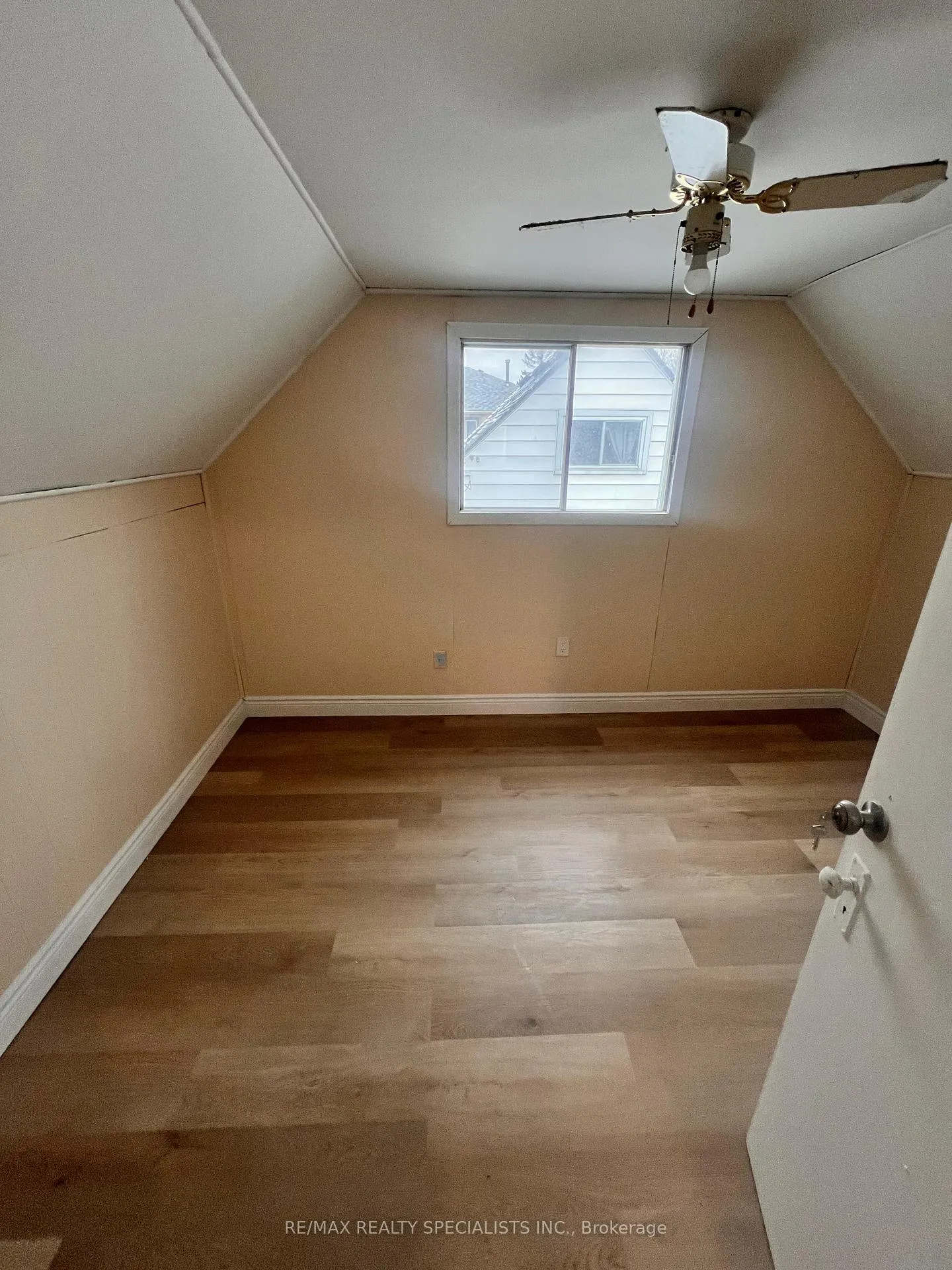 Photo 11 of 1256 California Avenue, Windsor — HOMEH