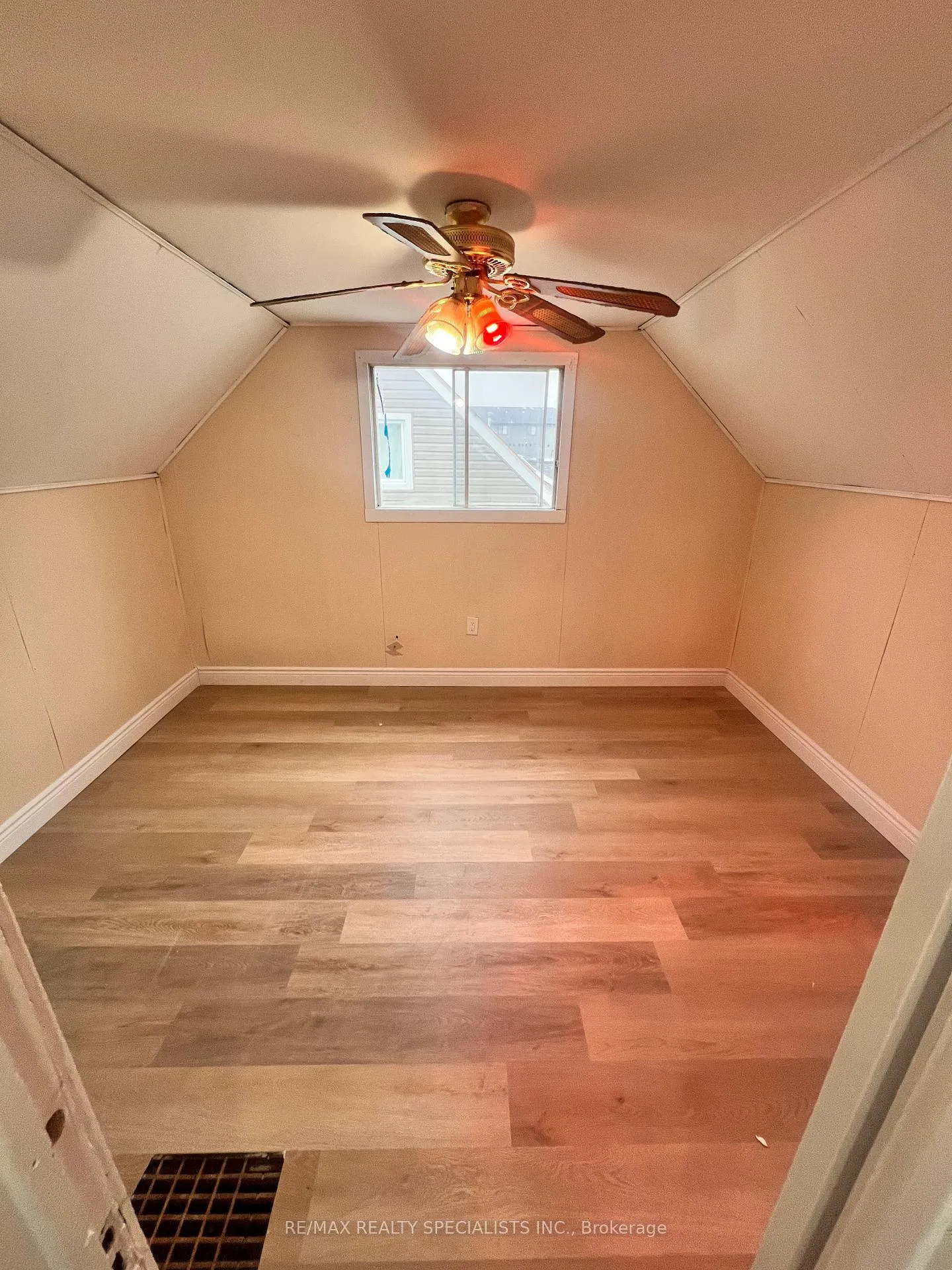 Photo 13 of 1256 California Avenue, Windsor — HOMEH