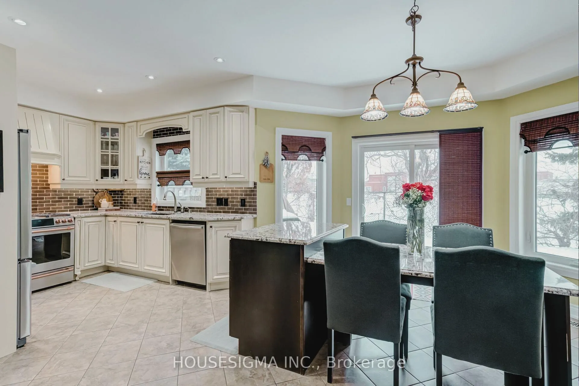 Photo 7 of 37 Kettle Court, Vaughan, Maple — HOMEH