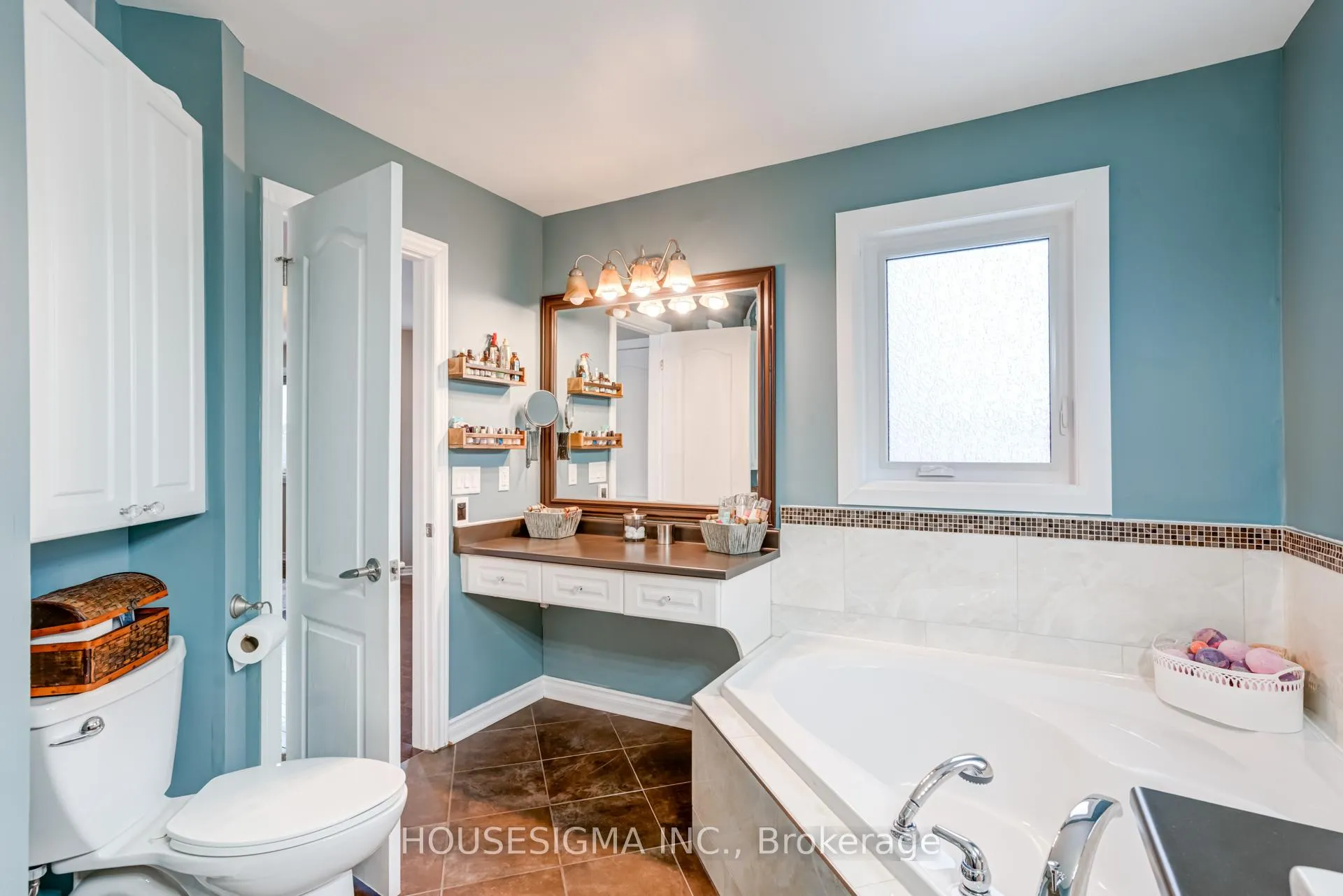 Photo 20 of 37 Kettle Court, Vaughan, Maple — HOMEH
