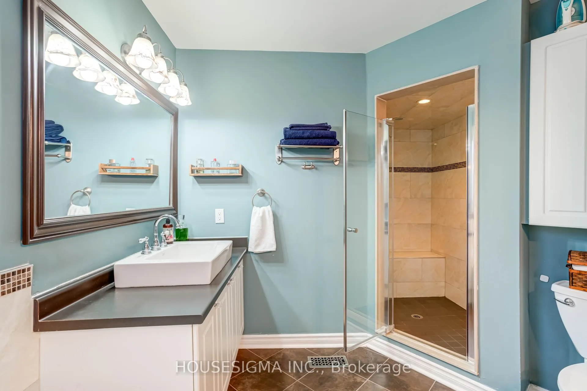 Photo 21 of 37 Kettle Court, Vaughan, Maple — HOMEH