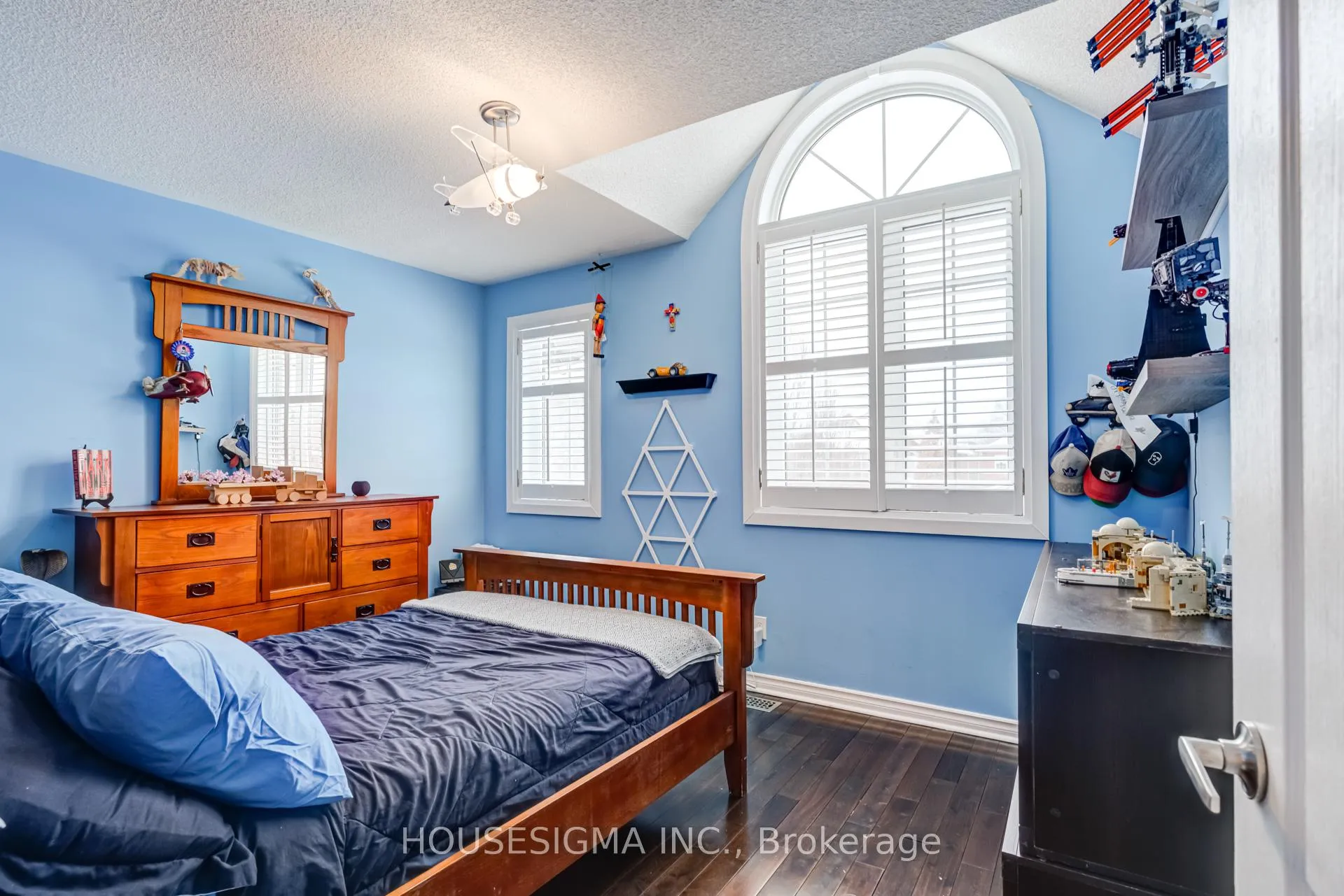 Photo 22 of 37 Kettle Court, Vaughan, Maple — HOMEH