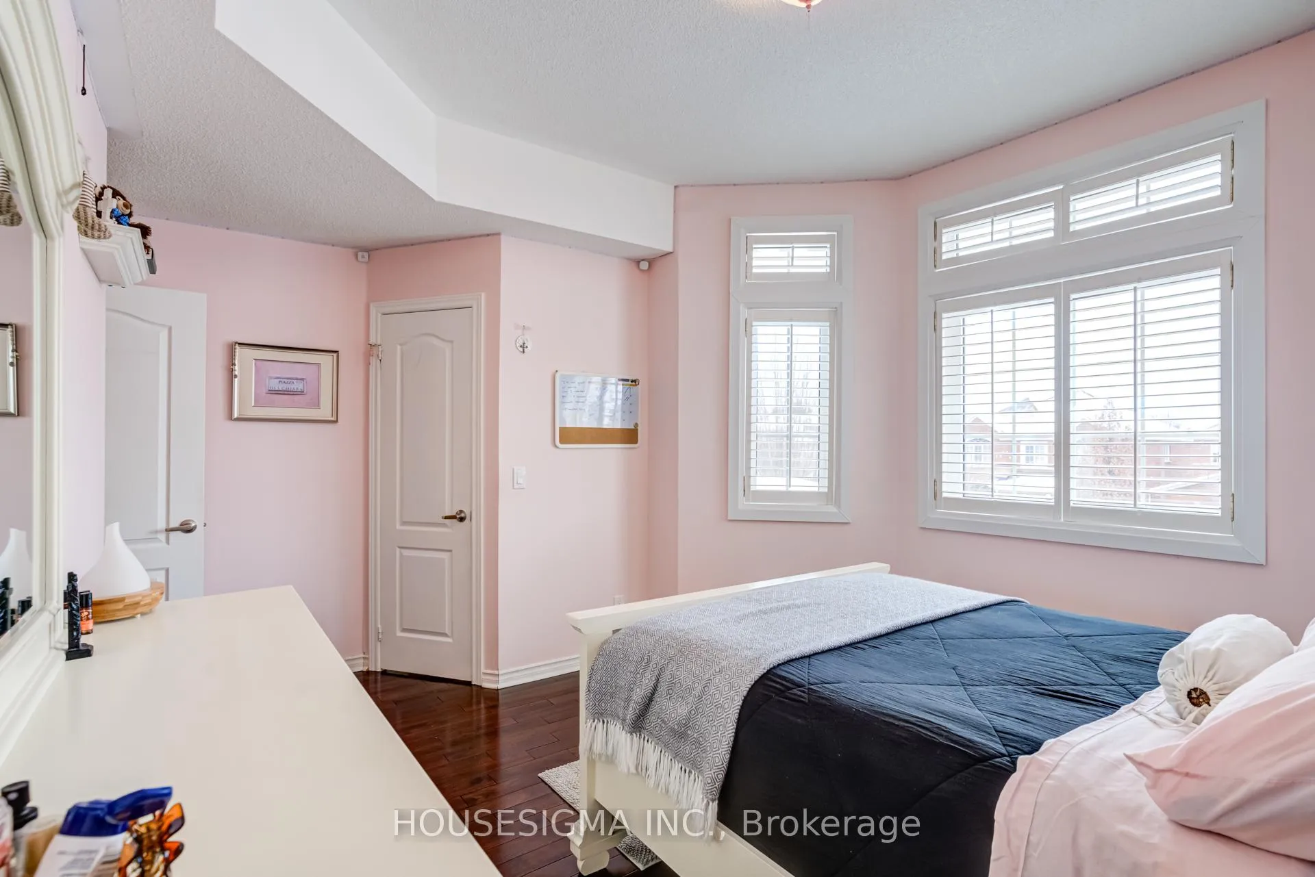 Photo 25 of 37 Kettle Court, Vaughan, Maple — HOMEH