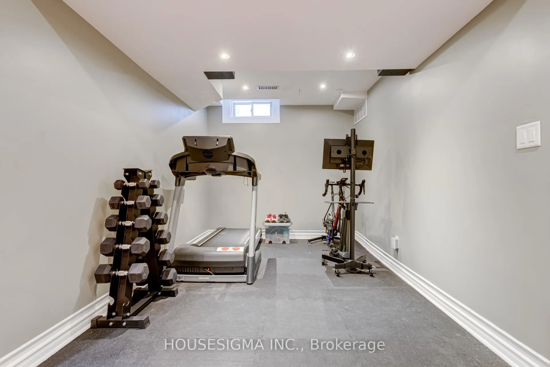 Photo 32 of 37 Kettle Court, Vaughan, Maple — HOMEH