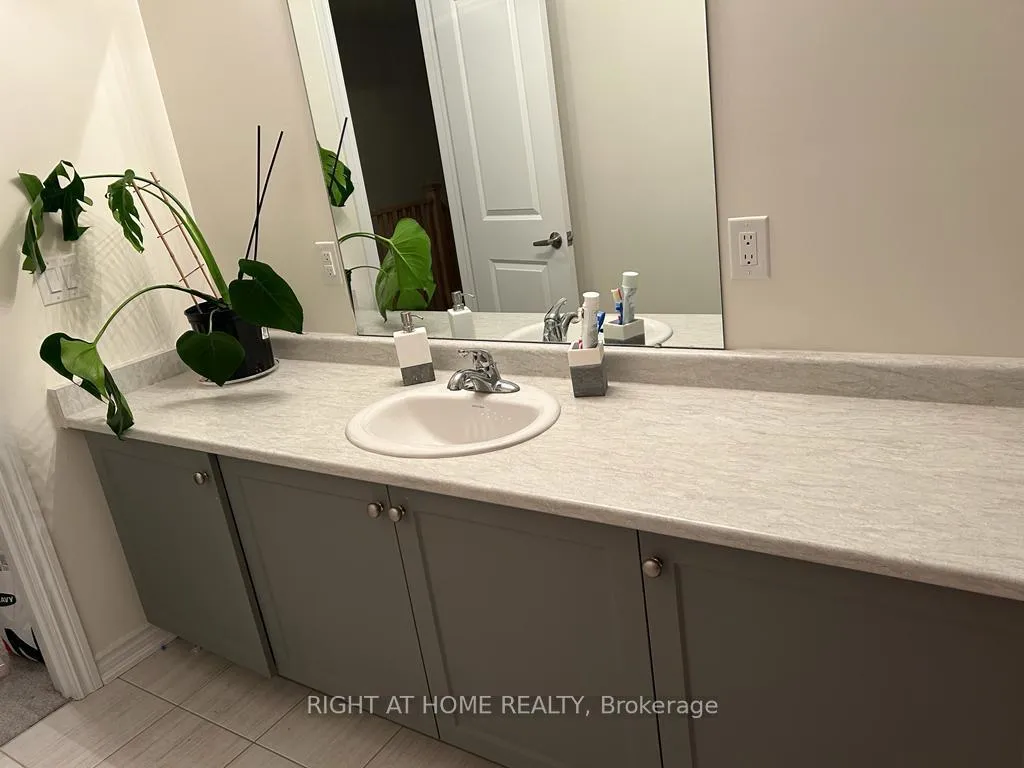 Photo 8 of 64 Atlantis Drive, Orillia — HOMEH