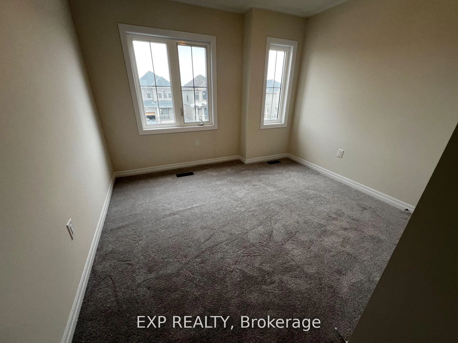 Photo 13 of 174 Flood Avenue, Clarington, Newcastle — HOMEH