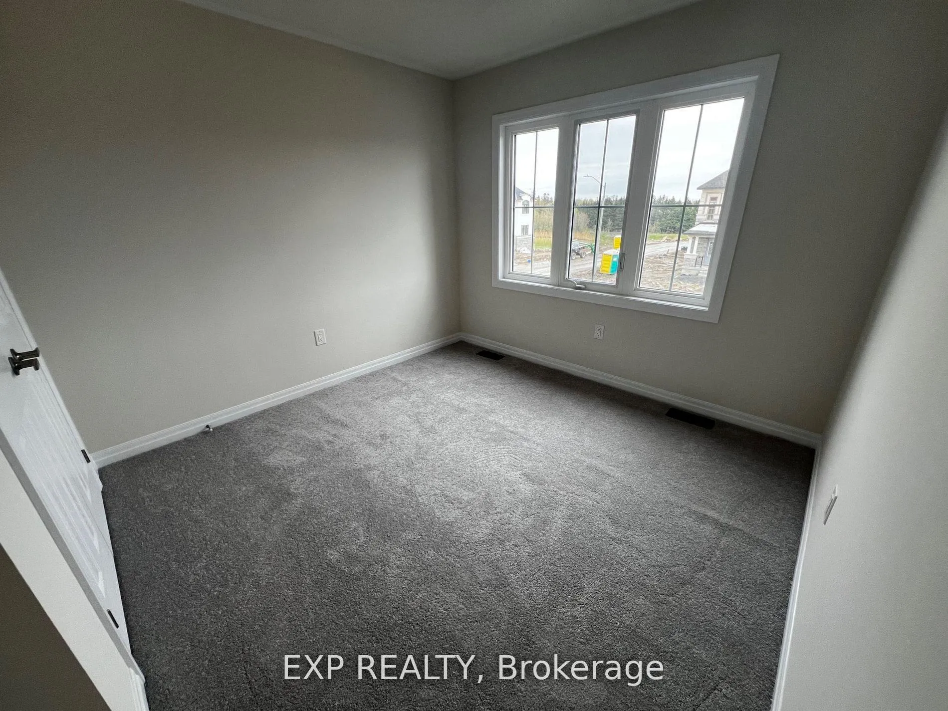 Photo 14 of 174 Flood Avenue, Clarington, Newcastle — HOMEH