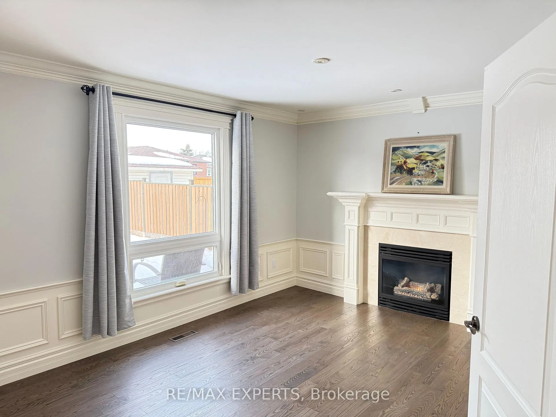 Photo 2 of Unit Lower, 56 Bordeaux Drive, Vaughan, East Woodbridge — HOMEH