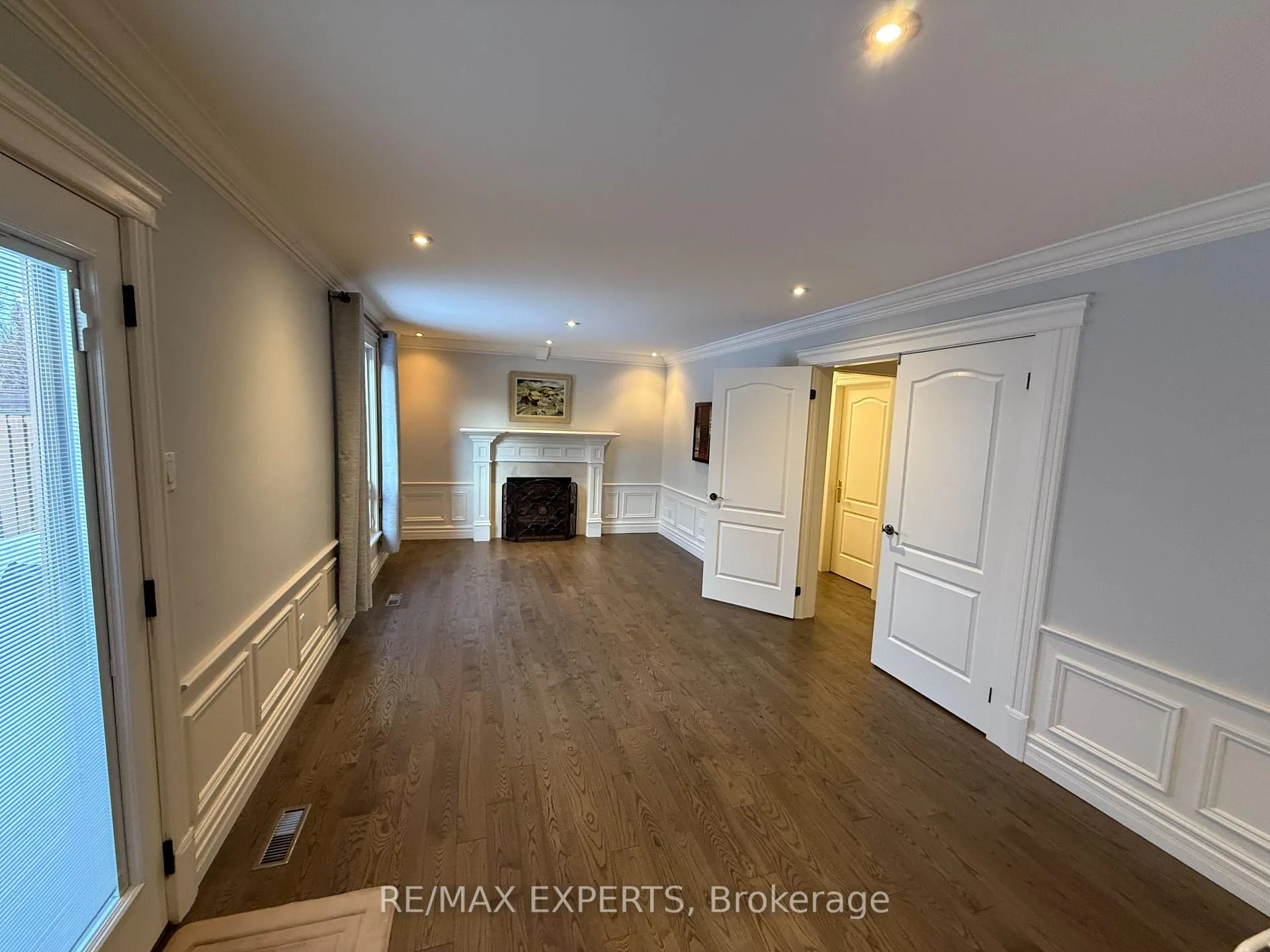 Photo 3 of Unit Lower, 56 Bordeaux Drive, Vaughan, East Woodbridge — HOMEH
