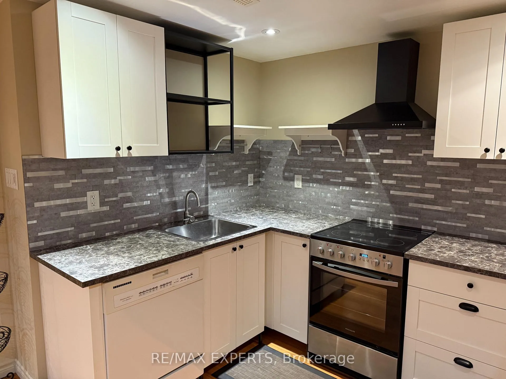 Photo 23 of Unit Lower, 56 Bordeaux Drive, Vaughan, East Woodbridge — HOMEH